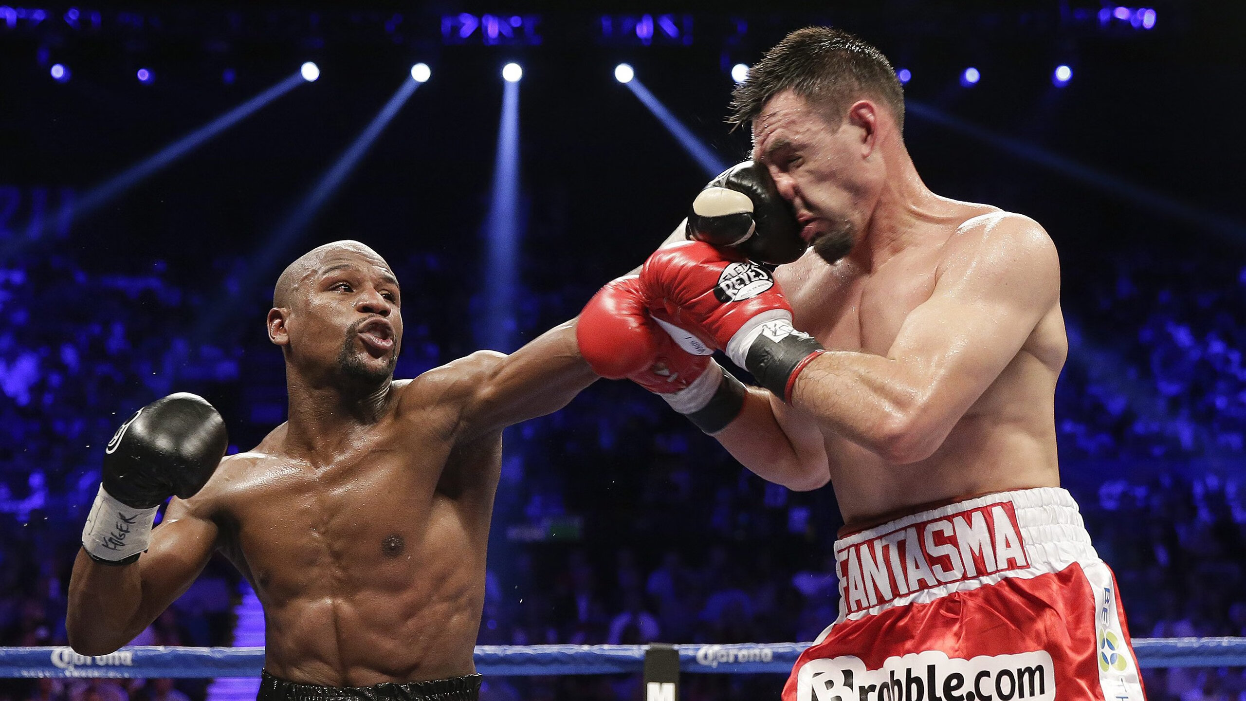 九游官网入口-诺埃·庞蒂以速度征服赛道，庞蒂亚克·菲耶罗